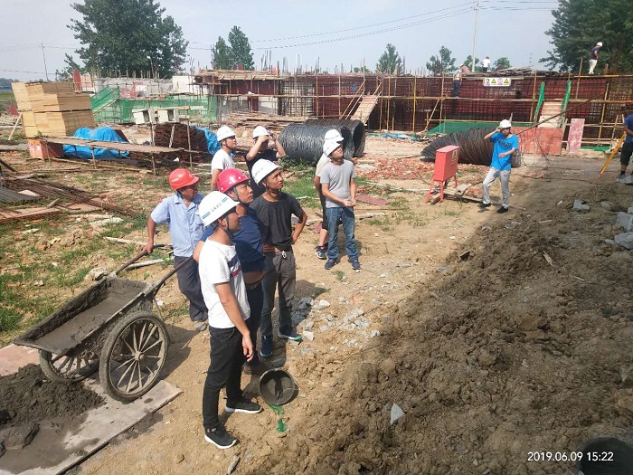 1560756552449682.jpg 執行項目經理李恩懷帶隊到張寨鎮污水處理廠檢查指導.jpg