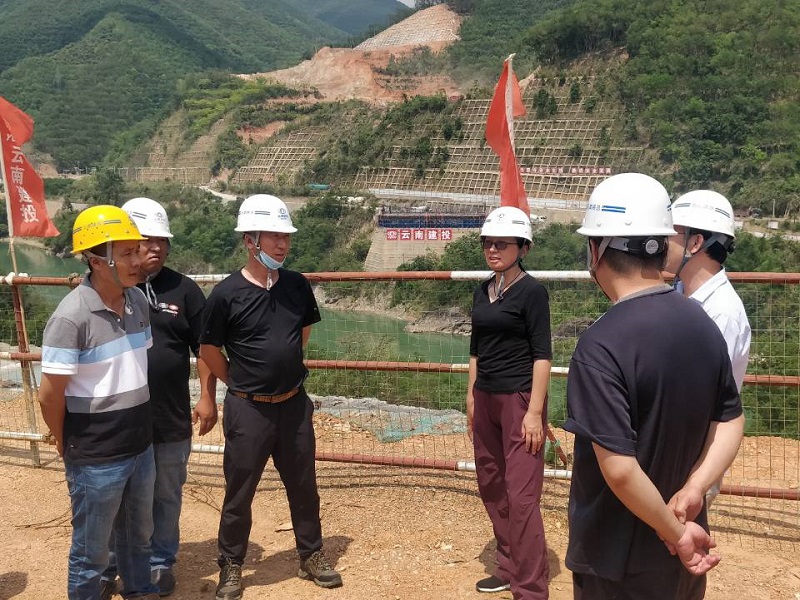 1589771138211716.jpg 4張聯(lián)紅現(xiàn)場(chǎng)指導(dǎo).jpg