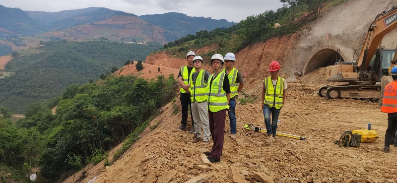 1592991880593072.jpg 檢查施工現(xiàn)場1.jpg