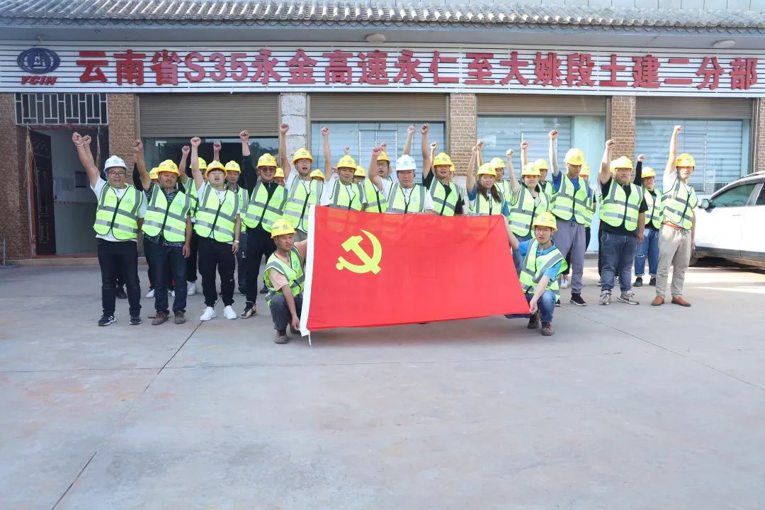 1672711630732802.jpg 2022-12-24-剛構過江,銀龍起舞——永大高速羊蹄江大橋合龍!4.jpg